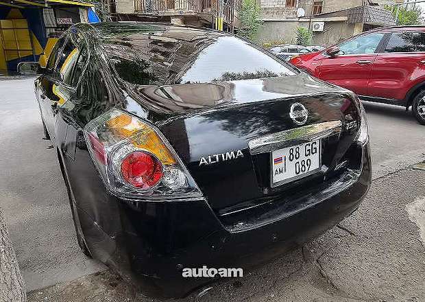Nissan Altima