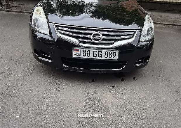 Nissan Altima
