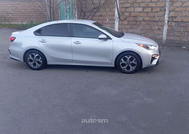 Kia Forte 2020 — լուսանկար 11