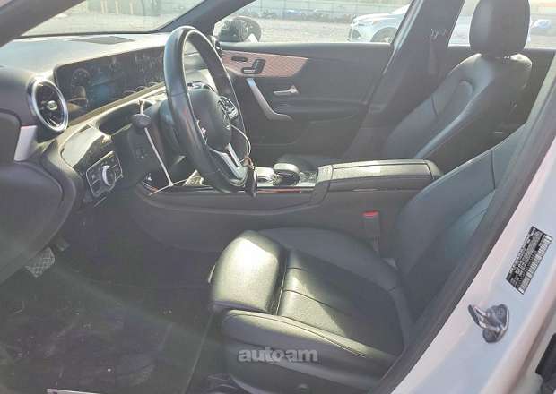 Mercedes-Benz A 220