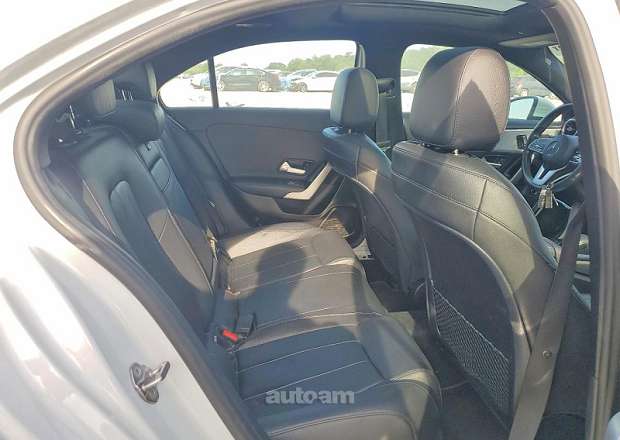 Mercedes-Benz A 220