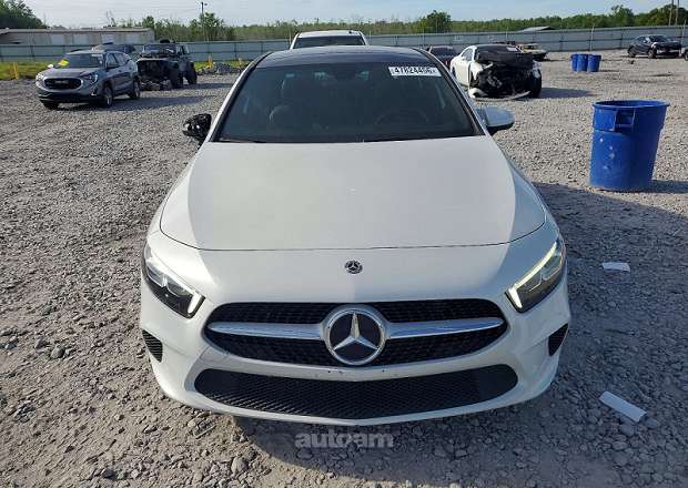 Mercedes-Benz A 220