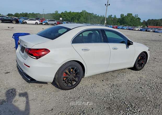 Mercedes-Benz A 220