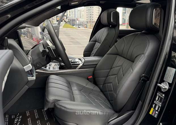 BMW i7