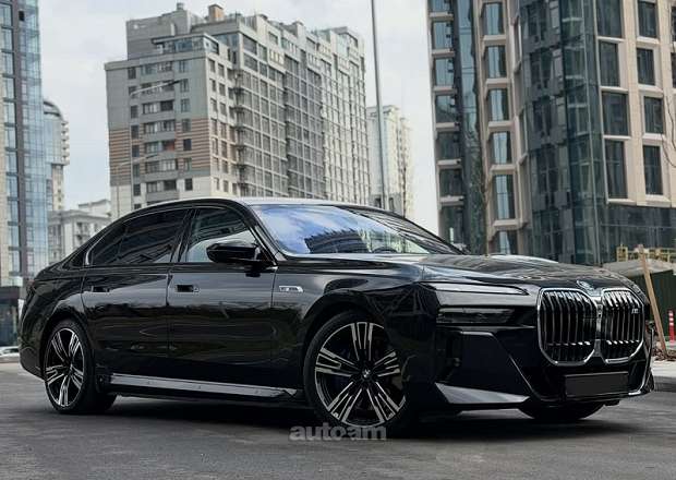 BMW i7