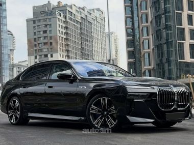 BMW i7  2023 