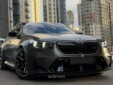BMW M5  2024 