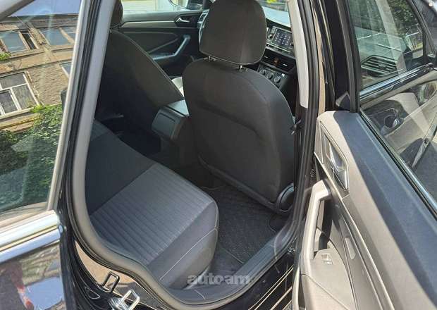 Volkswagen Jetta 2022 — լուսանկար 10