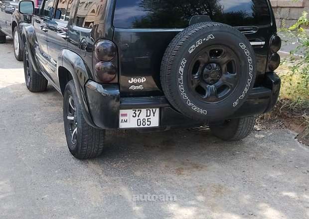 Jeep Liberty 2003 — լուսանկար 4