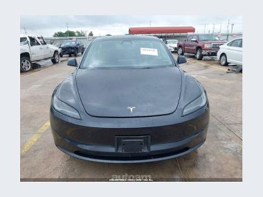 Tesla Model 3  2024 