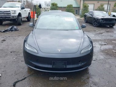 Tesla Model 3  2025 