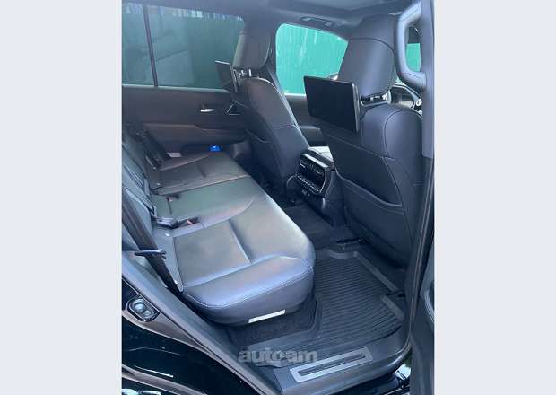 Toyota Land Cruiser 300