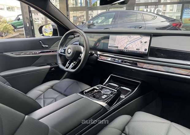 BMW 740
