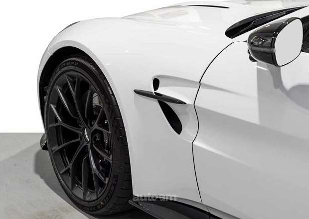 Aston Martin V8 Vantage