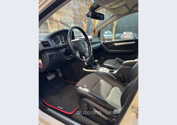 Mercedes-Benz B 170