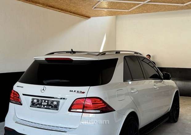 Mercedes-Benz ML 63 AMG 2013 — լուսանկար 3