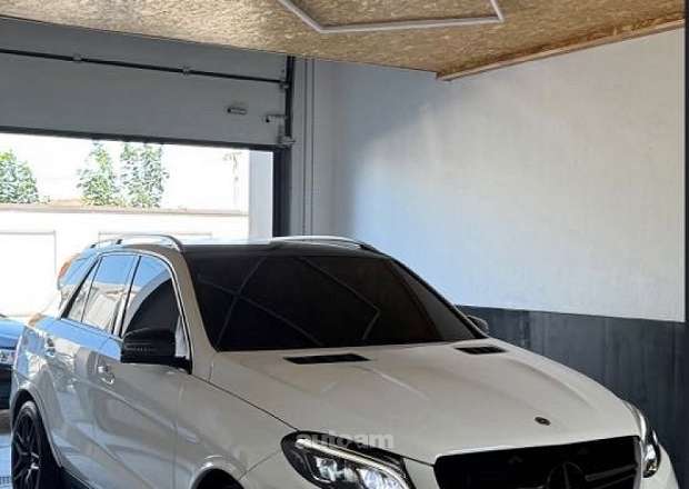 Mercedes-Benz ML 63 AMG 2013 — լուսանկար 5