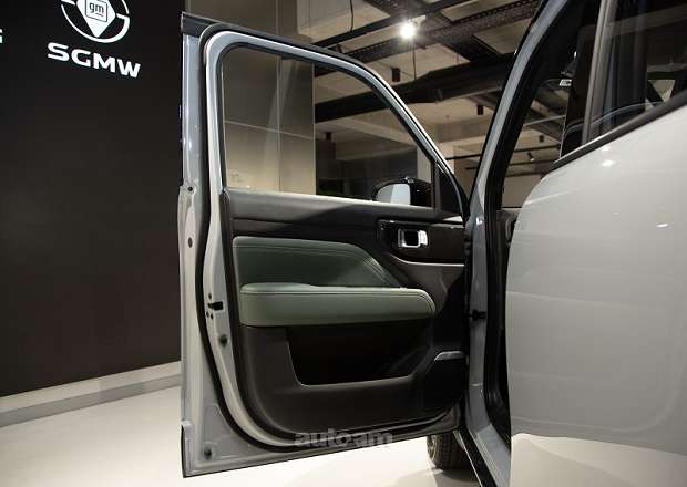 WULING Yep Plus