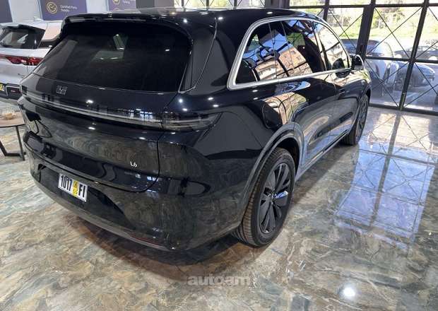 Lixiang i6