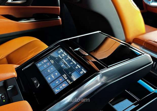 Lexus LX 600 2023 — photo 11