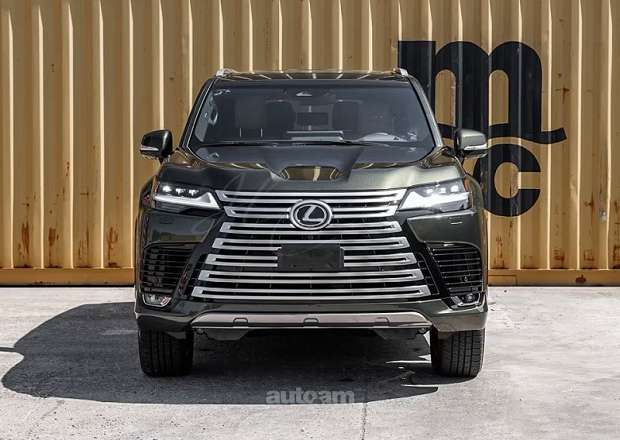 Lexus LX 700