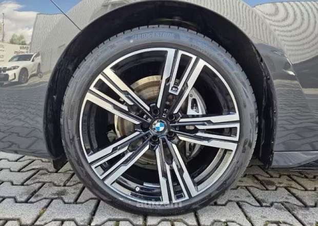 BMW 740