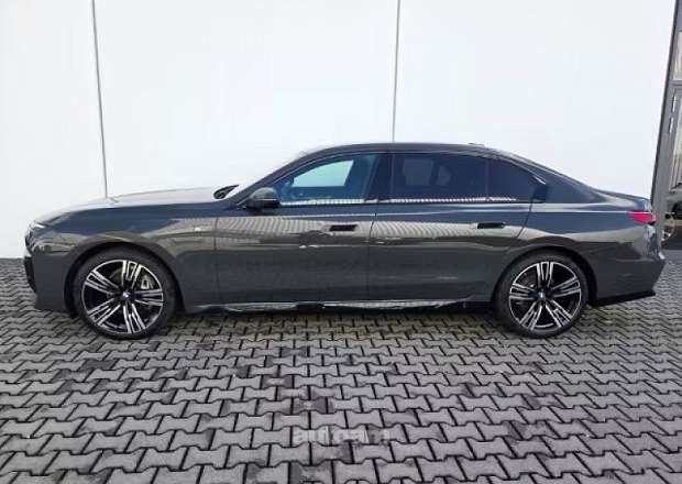 BMW 740