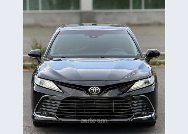 Toyota Camry 2018 — լուսանկար 3