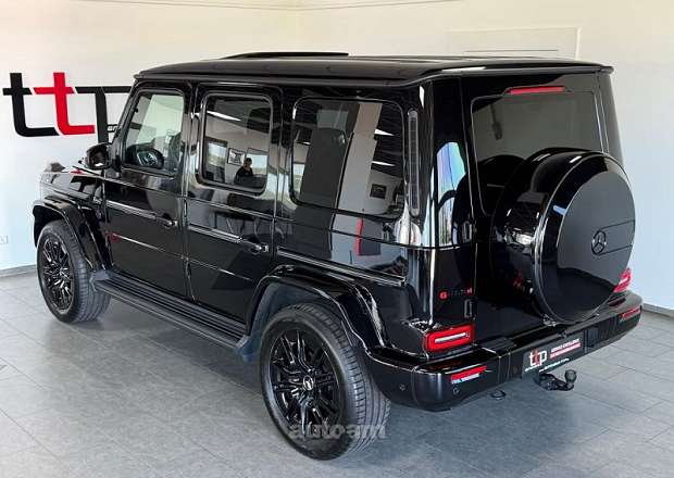 Mercedes-Benz G 400