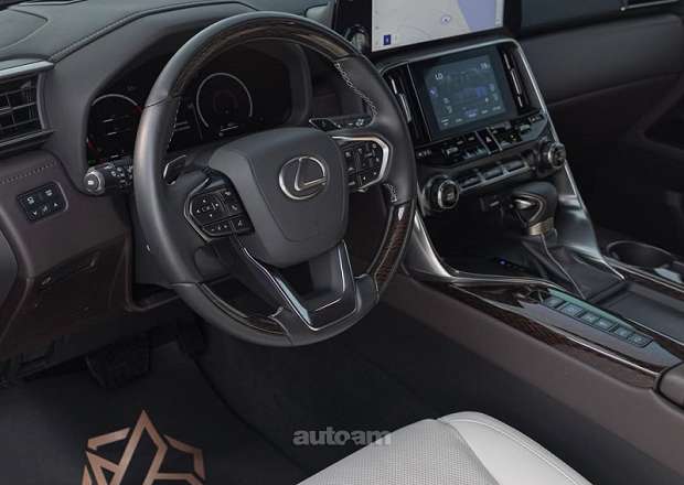 Lexus LX 600