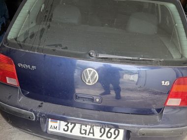 Volkswagen Golf  2000 