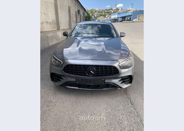 Mercedes-Benz E 200 2020 — photo 9