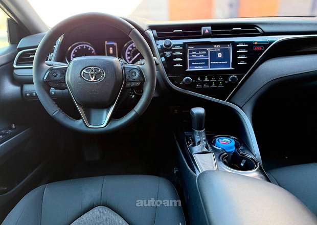 Toyota Camry 2018 — լուսանկար 8