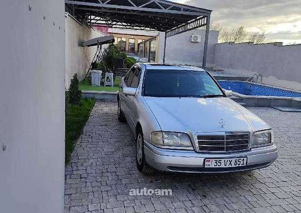 Mercedes-Benz 180