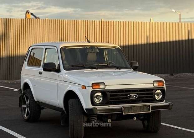 VAZ (Lada) 2121 NIVA (4x4)