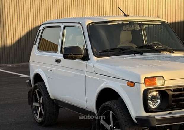 VAZ (Lada) 2121 NIVA (4x4)