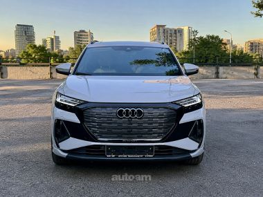 Audi Q4 e-tron  2025 