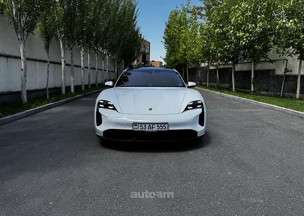 Porsche Taycan
