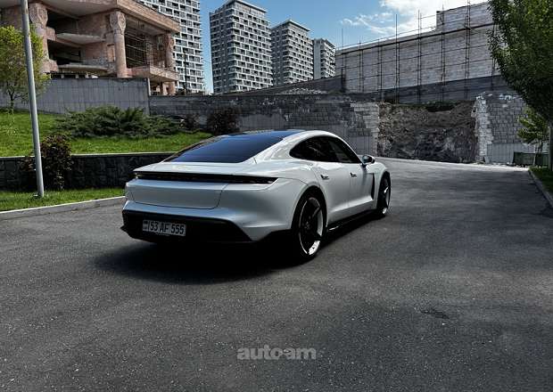 Porsche Taycan