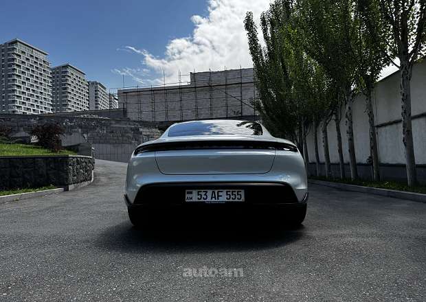 Porsche Taycan