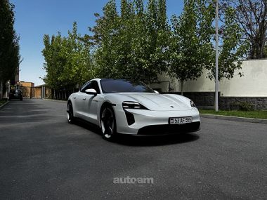 Porsche Taycan  2020 