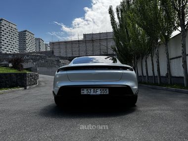 Porsche Taycan  2020 