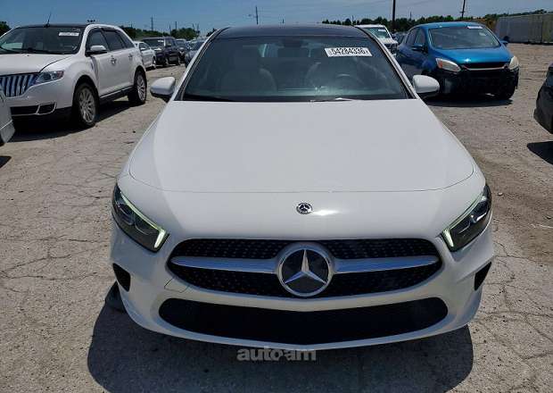 Mercedes-Benz A 220