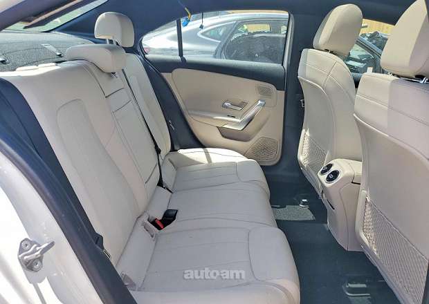 Mercedes-Benz A 220