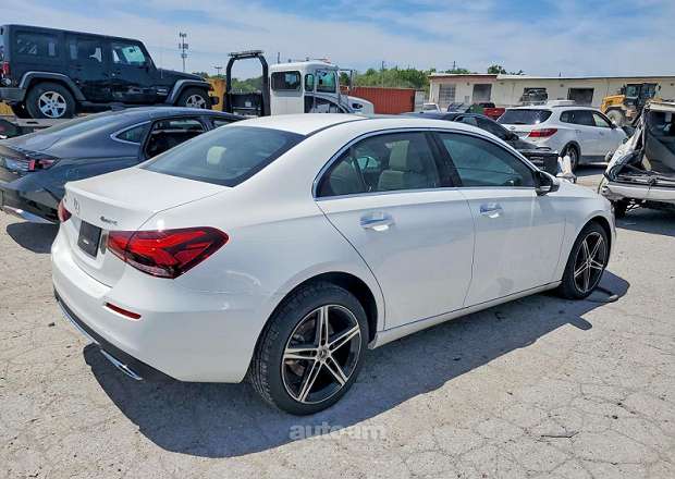 Mercedes-Benz A 220