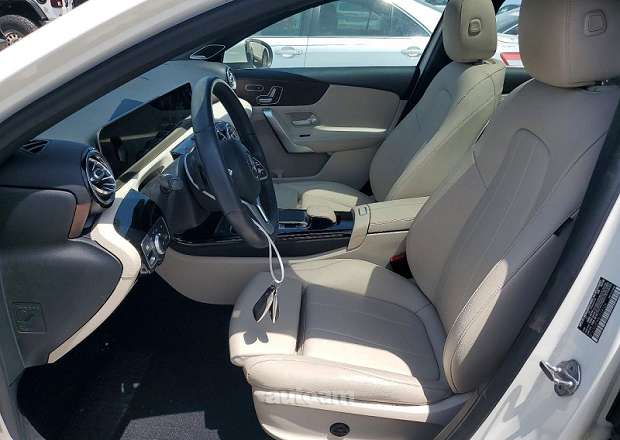Mercedes-Benz A 220