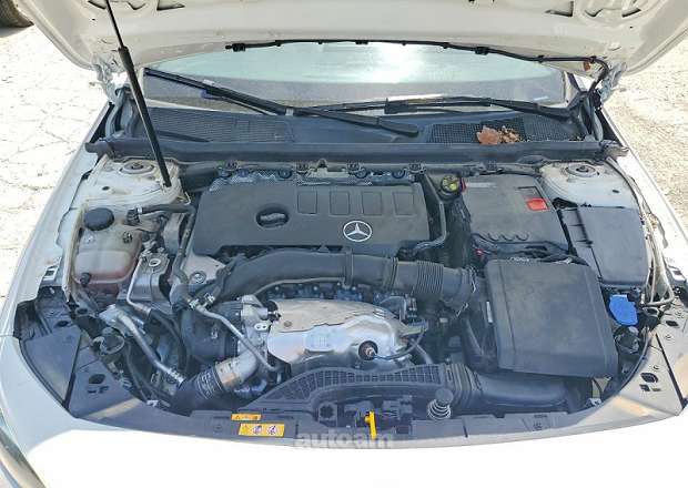 Mercedes-Benz A 220