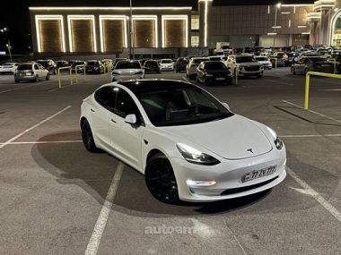 Tesla Model 3  2022 