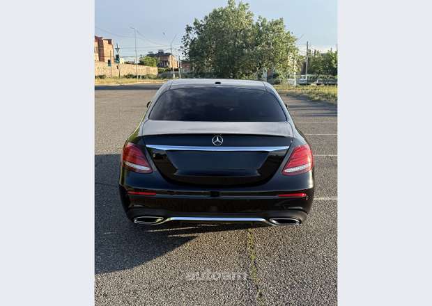 Mercedes-Benz E 300 2018 — լուսանկար 4