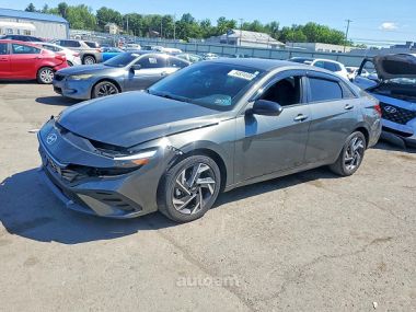 Hyundai Elantra  2024 